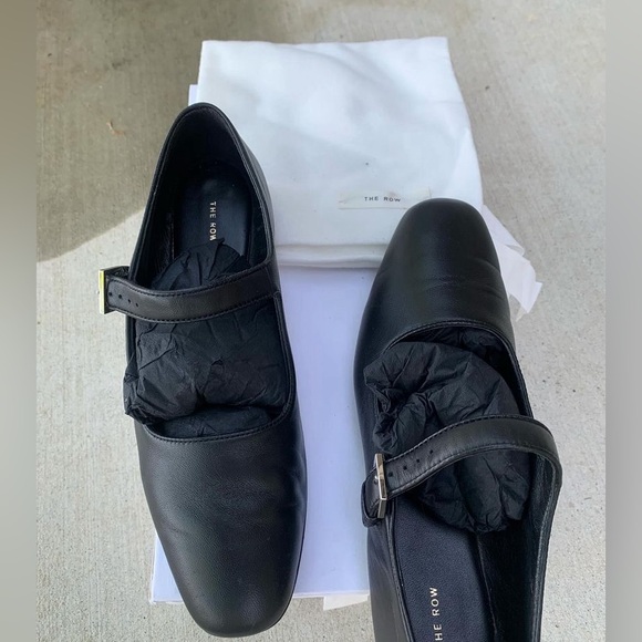 The Row Ava Mary Janes 
COLOR: Black
SIZING: 36.5 - Picture 4 of 10